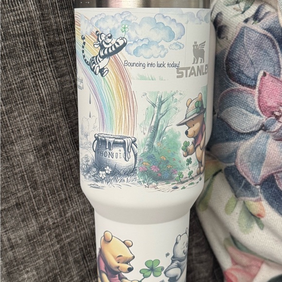 Stanley White Tumbler with Winnie the Pooh Design 40 oz Stanley - Picture 2 of 13